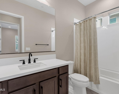 32924 N 73rd Way - Photo Thumbnail 7