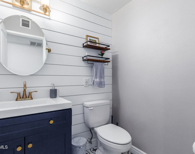 8241 N Central Avenue - Photo Thumbnail 21