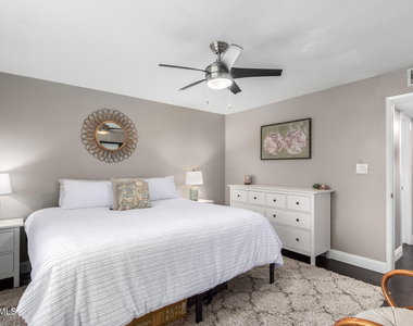 8241 N Central Avenue - Photo Thumbnail 12