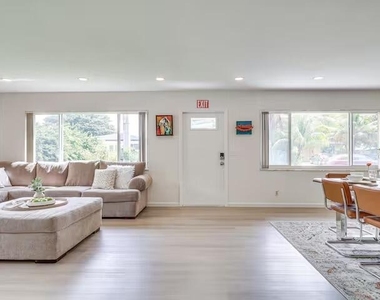 124 Sw 2nd Street - Photo Thumbnail 2