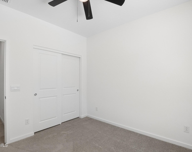 25293 W Wayland Drive - Photo Thumbnail 6