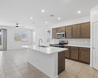25293 W Wayland Drive - Photo Thumbnail 8