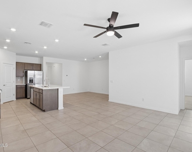 25293 W Wayland Drive - Photo Thumbnail 12