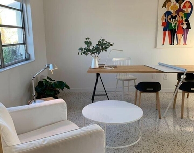 649 Sw 9th Street - Photo Thumbnail 1