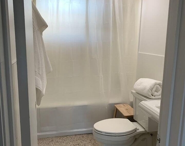 649 Sw 9th Street - Photo Thumbnail 7