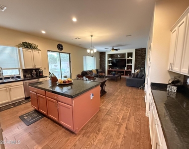 2245 W Clearview Trail - Photo Thumbnail 46