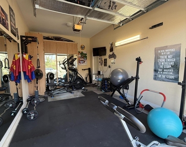 2245 W Clearview Trail - Photo Thumbnail 97