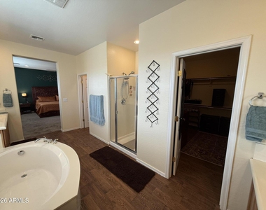 2245 W Clearview Trail - Photo Thumbnail 6