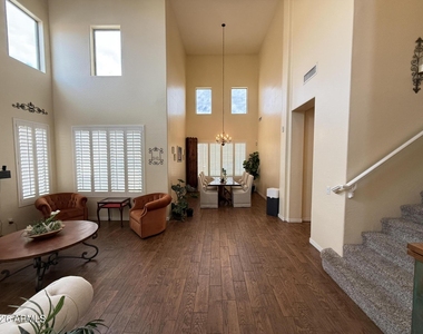 2245 W Clearview Trail - Photo Thumbnail 31