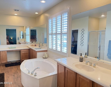 2245 W Clearview Trail - Photo Thumbnail 9