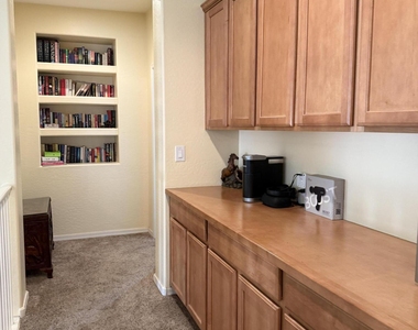 2245 W Clearview Trail - Photo Thumbnail 10