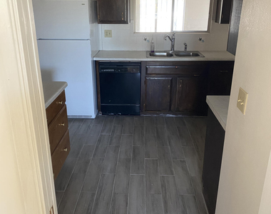 10102 W Andover Avenue - Photo Thumbnail 4
