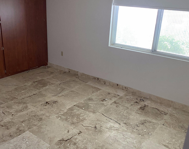 10102 W Andover Avenue - Photo Thumbnail 12