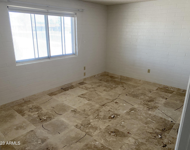 10102 W Andover Avenue - Photo Thumbnail 8