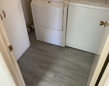 10102 W Andover Avenue - Photo Thumbnail 5