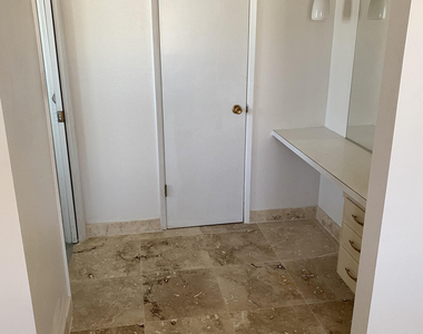 10102 W Andover Avenue - Photo Thumbnail 9