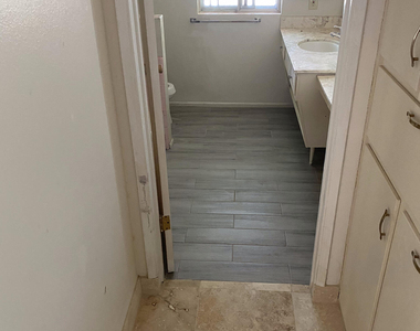 10102 W Andover Avenue - Photo Thumbnail 11