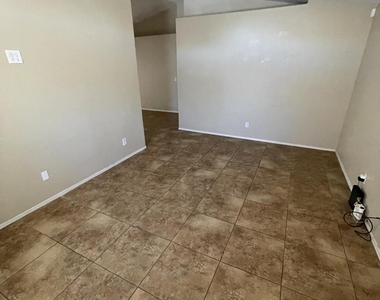 8831 N 114th Avenue - Photo Thumbnail 11
