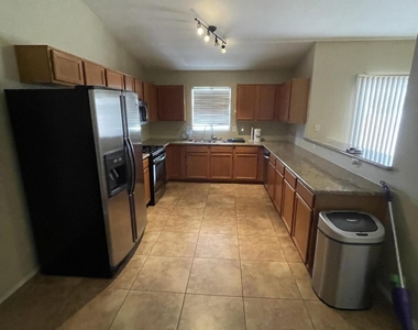 8831 N 114th Avenue - Photo Thumbnail 9