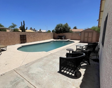 8831 N 114th Avenue - Photo Thumbnail 2
