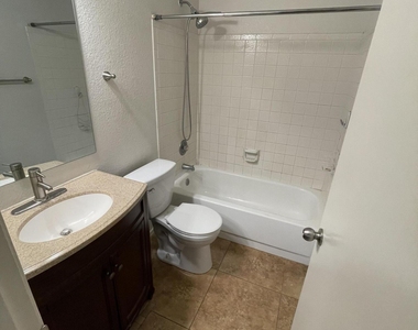 8831 N 114th Avenue - Photo Thumbnail 5
