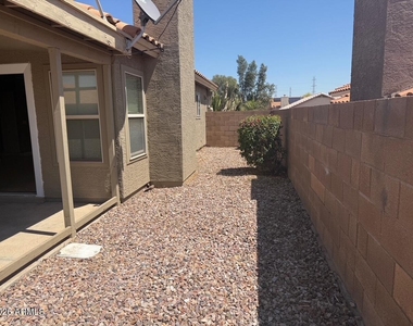 8910 N 114th Avenue - Photo Thumbnail 10