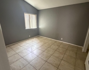 8910 N 114th Avenue - Photo Thumbnail 15