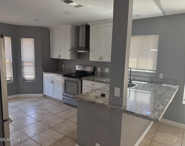 8910 N 114th Avenue - Photo Thumbnail 1