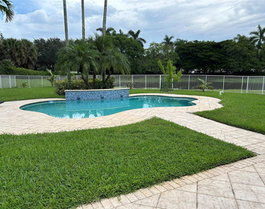 1094 Bluewood Terrace - Photo Thumbnail 3