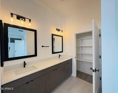 3622 N 38th Street - Photo Thumbnail 11