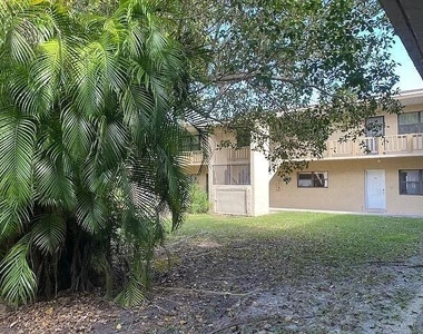 10350 Sw 220th Street - Photo Thumbnail 12