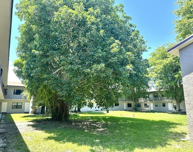10350 Sw 220th Street - Photo Thumbnail 13