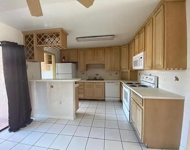 10350 Sw 220th Street - Photo Thumbnail 7