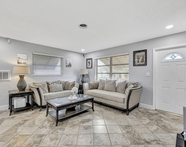 4901 Nw 27th Way - Photo Thumbnail 3