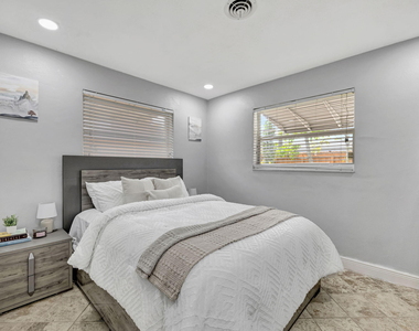 4901 Nw 27th Way - Photo Thumbnail 14
