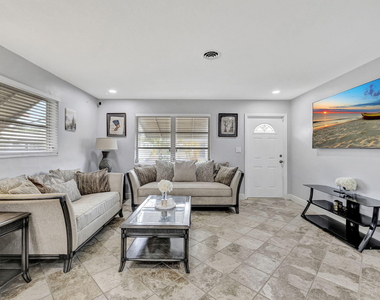 4901 Nw 27th Way - Photo Thumbnail 2