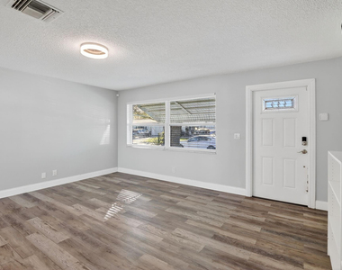 8845 Nw 14th Street - Photo Thumbnail 7