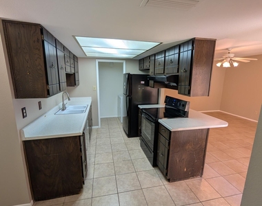 4814 S Birch Street - Photo Thumbnail 4