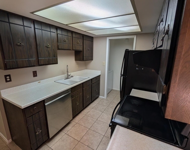 4814 S Birch Street - Photo Thumbnail 5