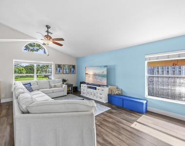 6238 Pompano Street - Photo Thumbnail 9