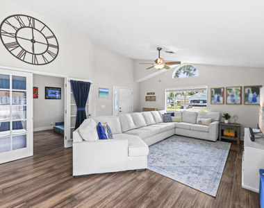6238 Pompano Street - Photo Thumbnail 8