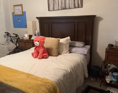 2531 W Barkley Dr Drive W - Photo Thumbnail 10