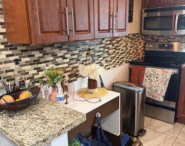 2531 W Barkley Dr Drive W - Photo Thumbnail 2