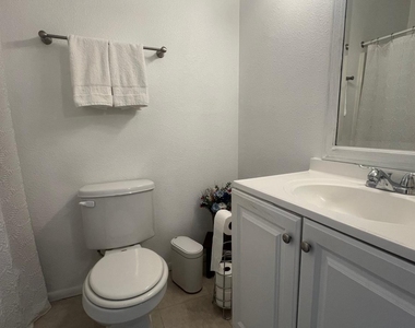 8055 E Thomas Road E - Photo Thumbnail 14
