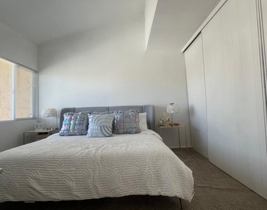 8055 E Thomas Road E - Photo Thumbnail 19