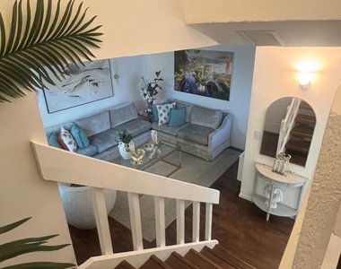 8055 E Thomas Road E - Photo Thumbnail 12