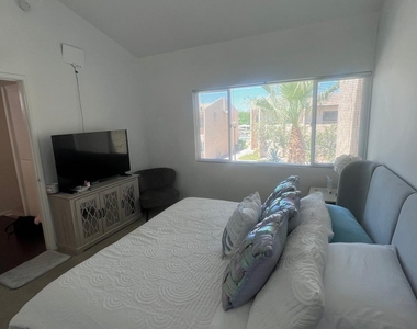 8055 E Thomas Road E - Photo Thumbnail 16
