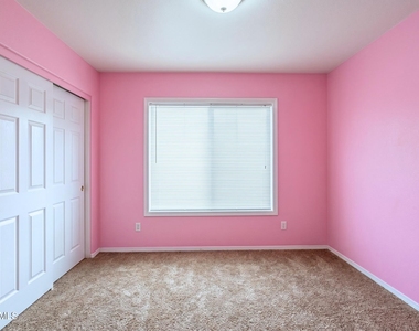 10758 W Carousel Drive - Photo Thumbnail 8