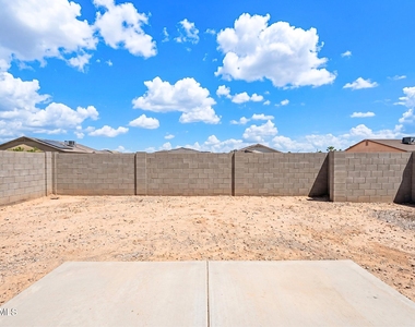 10758 W Carousel Drive - Photo Thumbnail 3