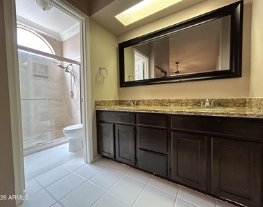 7511 W Kimberly Way - Photo Thumbnail 11